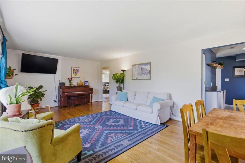 6317 Jason Ave, Cheverly, MD 20785