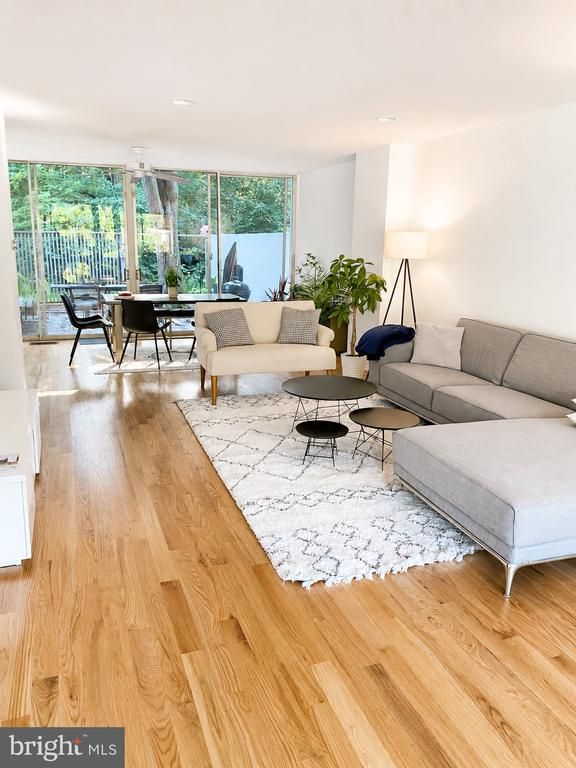 11579 Maple Ridge Rd, Reston, VA 20190