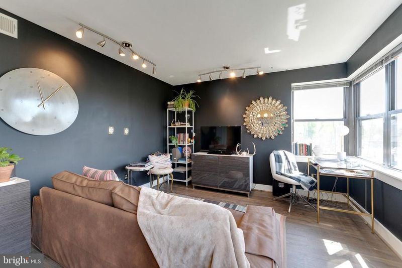 212 Oakwood St SE #322, Washington, DC 20032