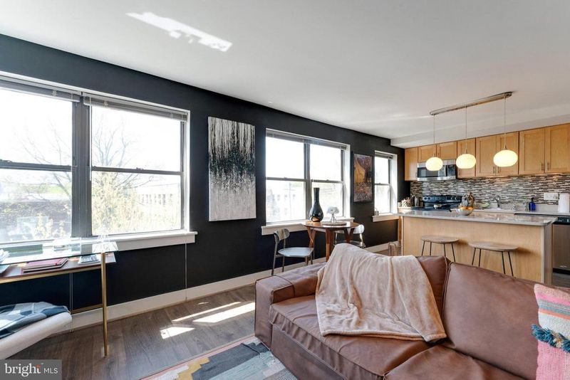 212 Oakwood St SE #322, Washington, DC 20032