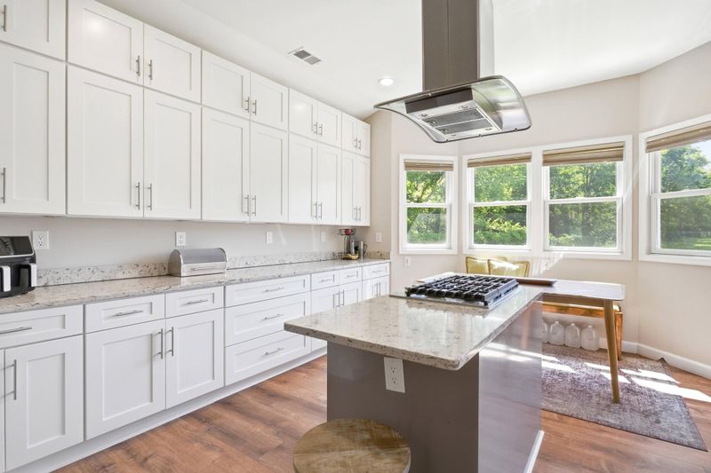11701 Braddock Rd, Fairfax, VA 22030