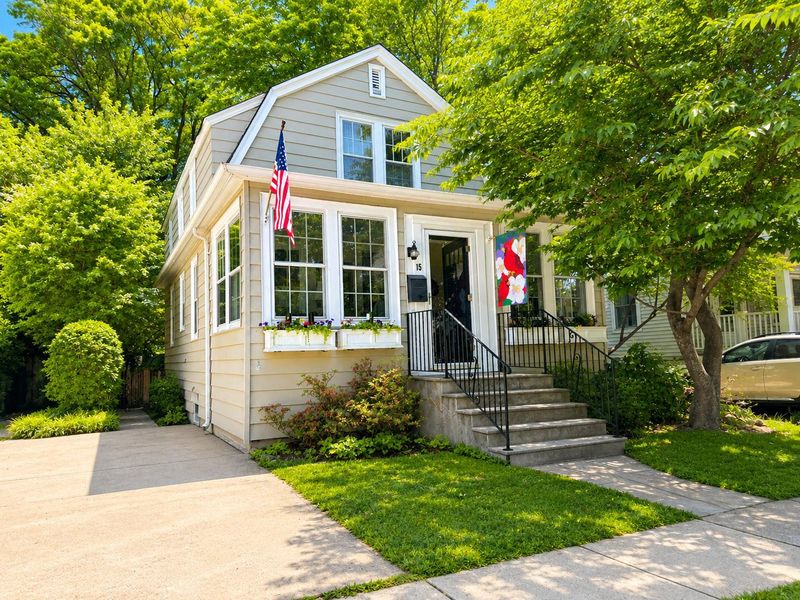 15 E Walnut St, Alexandria, VA 22301