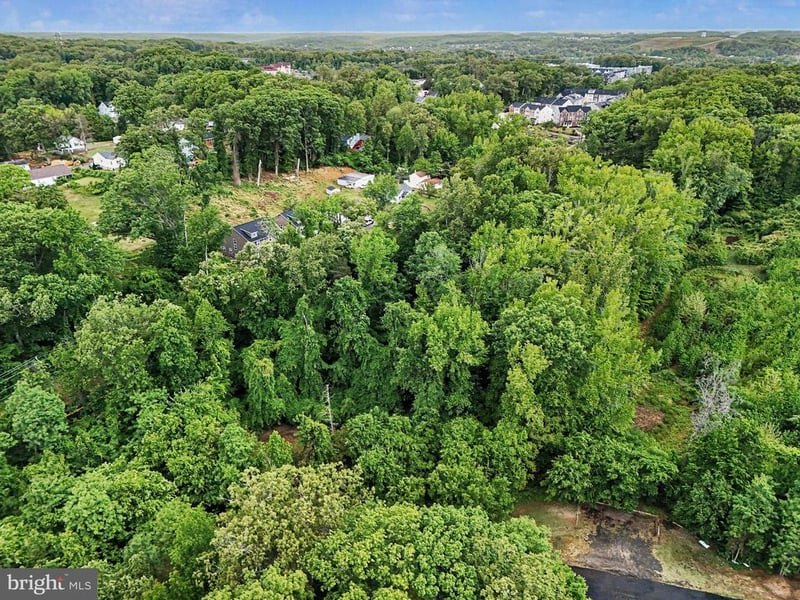 18559 Old Triangle Rd, Triangle, VA 22172