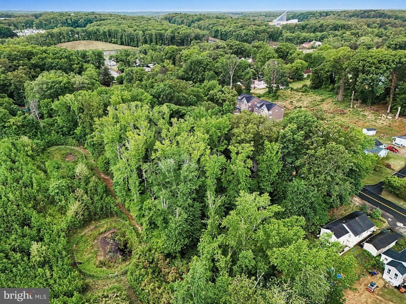 18559 Old Triangle Rd, Triangle, VA 22172