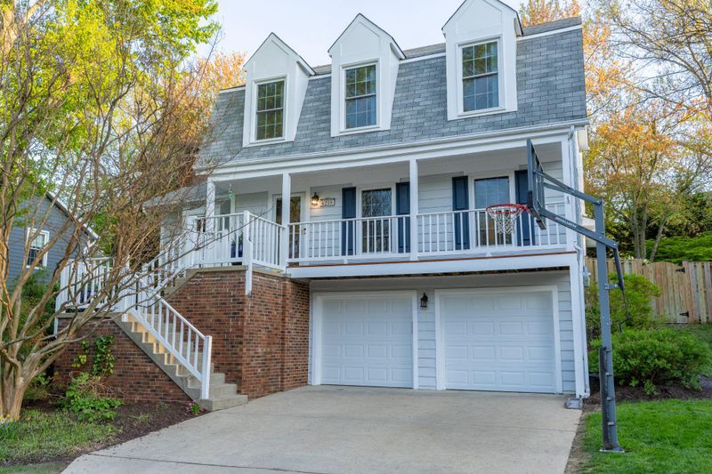 6208 Gentle Ln, Alexandria, VA 22310