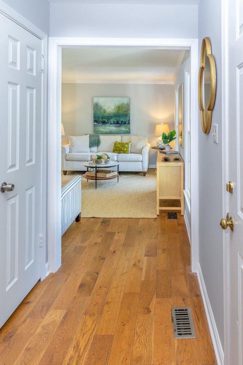 6208 Gentle Ln, Alexandria, VA 22310