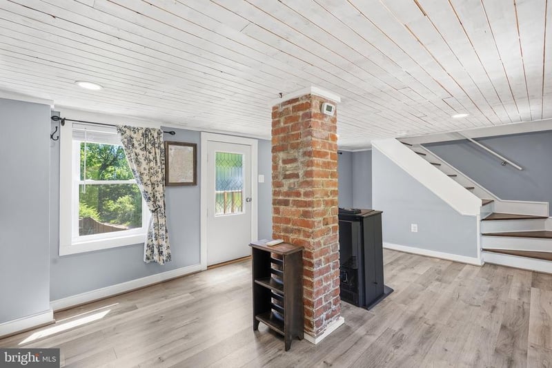 13473 Mountain Rd, Lovettsville, VA 20180