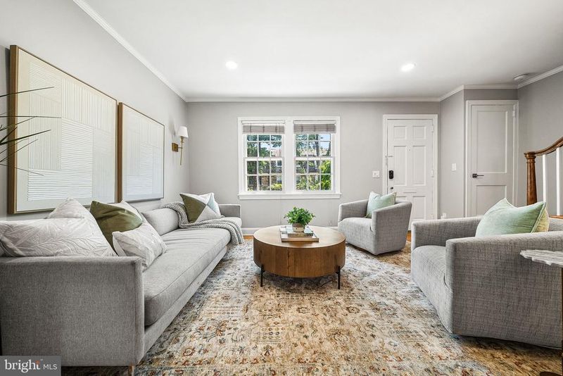 10 E Linden St, Alexandria, VA 22301