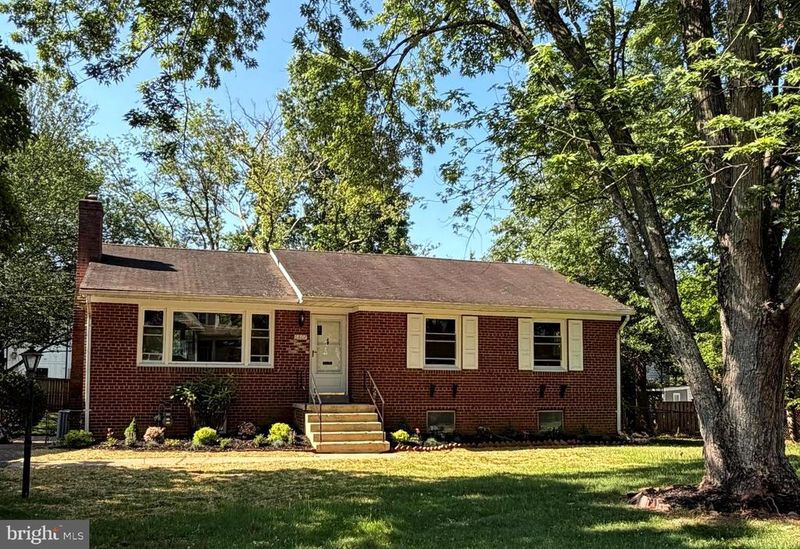 6807 Dean Dr, Mclean, VA 22101