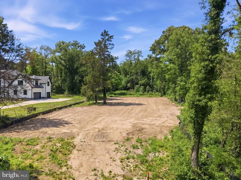 5516 Summit St, Centreville, VA 20120
