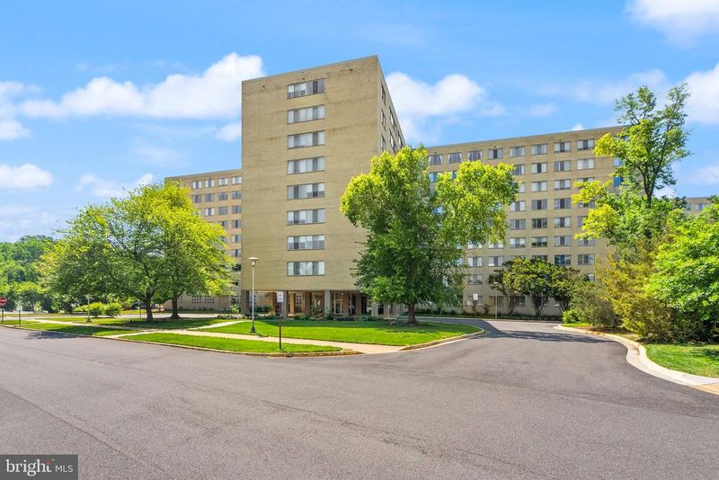 6621 Wakefield Dr #913, Alexandria, VA 22307