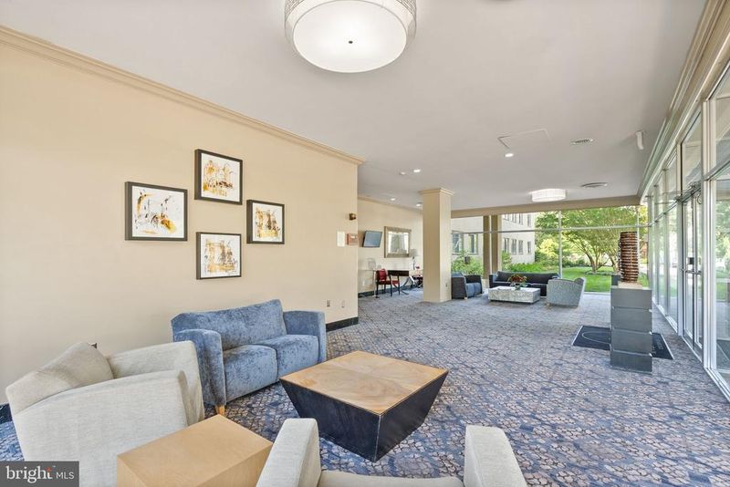 6621 Wakefield Dr #913, Alexandria, VA 22307