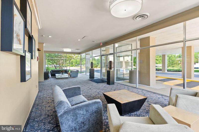 6621 Wakefield Dr #913, Alexandria, VA 22307