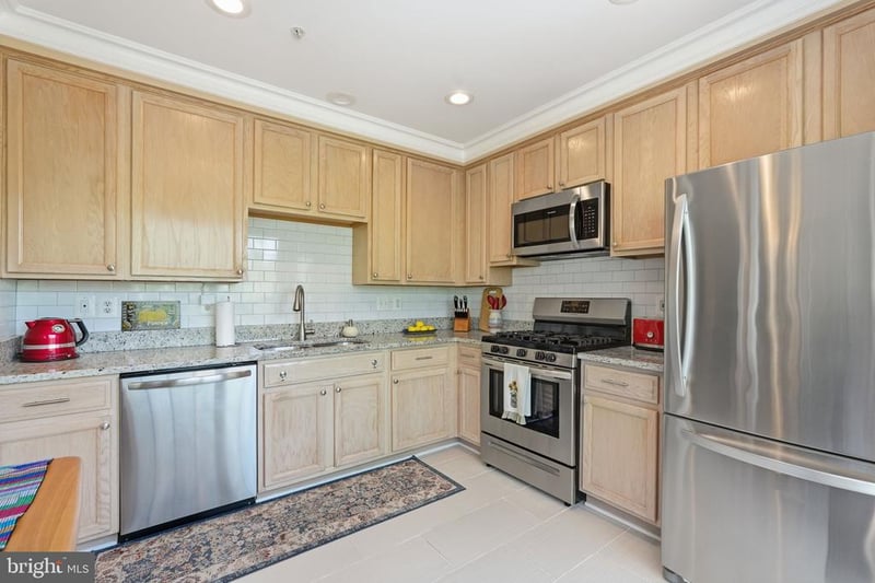 214 Fallsgrove Blvd #12, Rockville, MD 20850
