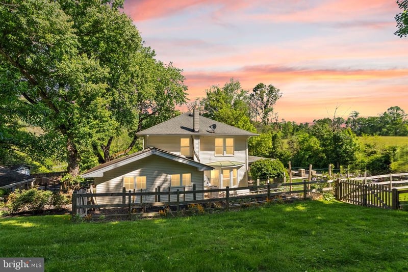 37151 Branchriver, Hillsboro, VA 20132