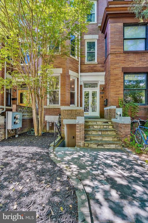 1240 Columbia Rd NW #1, Washington, DC 20009