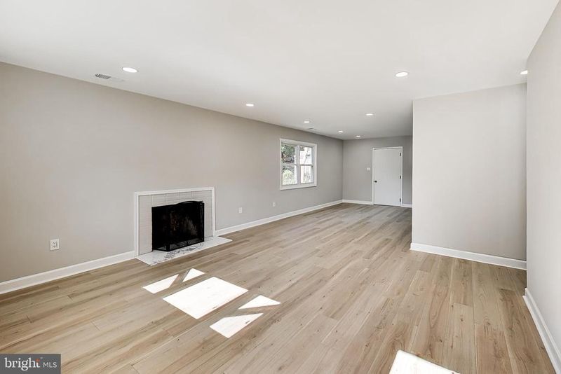 4102 Zion Ct, Alexandria, VA 22312