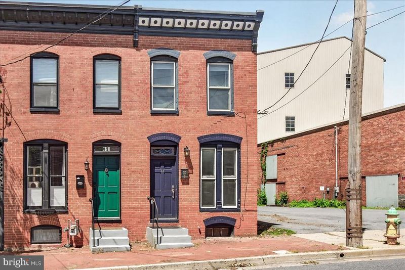 33 E South St, Frederick, MD 21701
