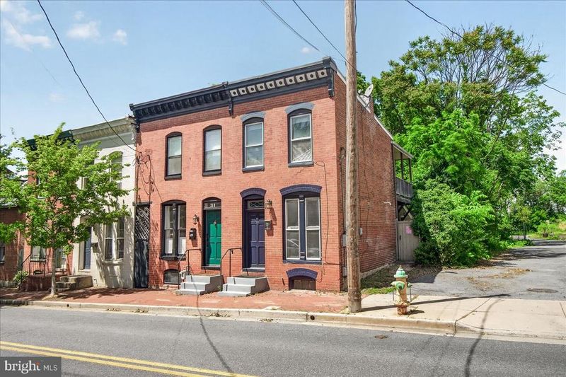 33 E South St, Frederick, MD 21701