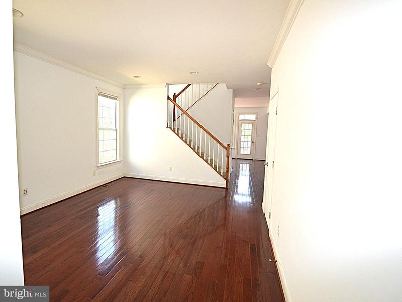 43076 La Riva Dr, Ashburn, VA 20148
