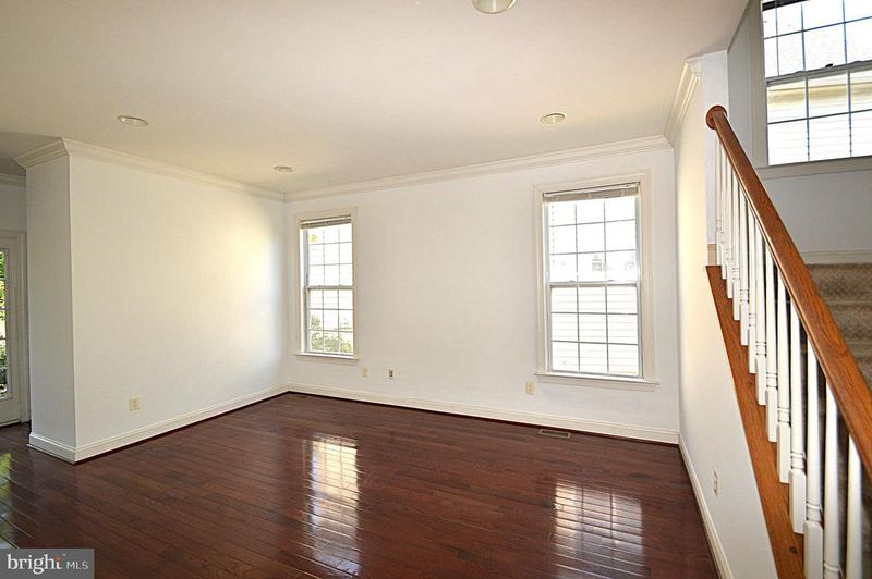 43076 La Riva Dr, Ashburn, VA 20148
