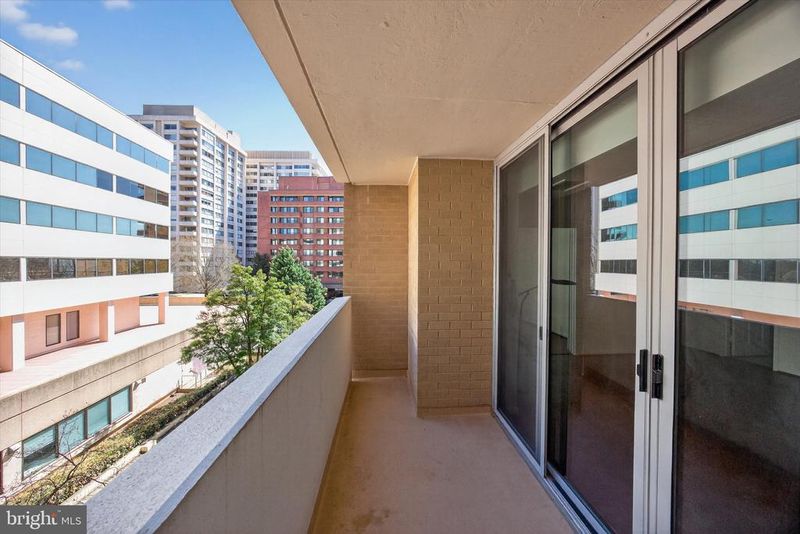 4601 N Park Ave #417, Chevy Chase, MD 20815