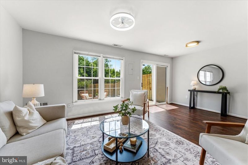 5838 Burke Manor Ct, Burke, VA 22015