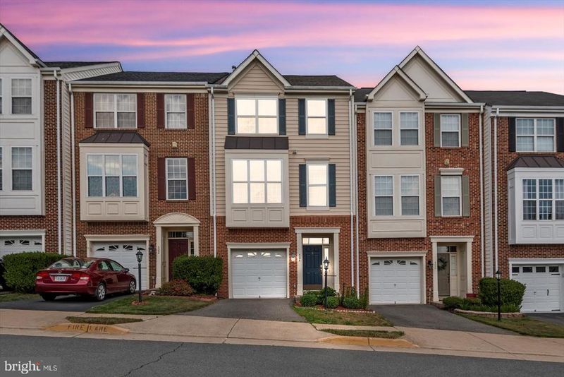 504 Legrace Ter NE, Leesburg, VA 20176