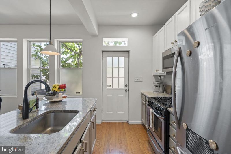 1712 M St NE, Washington, DC 20002