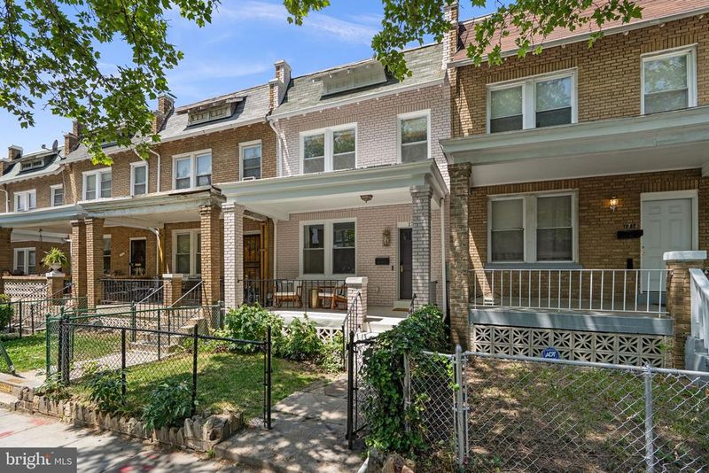 1712 M St NE, Washington, DC 20002