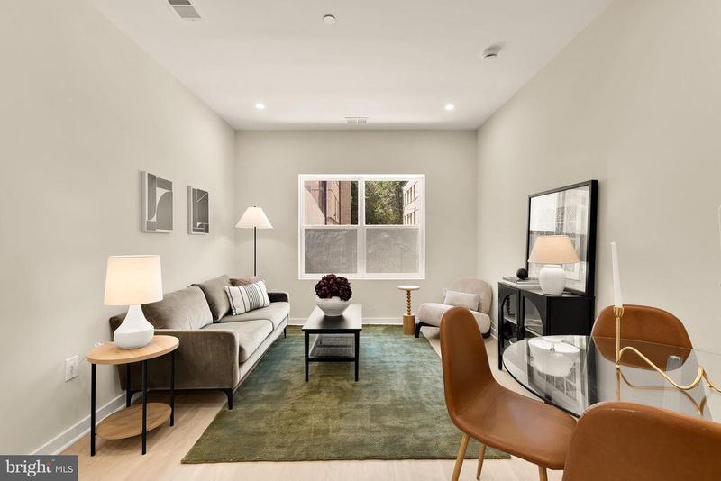 2610 41st St NW #1, Washington, DC 20007