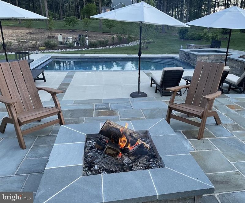 3375 Greenwood Farm Dr, Haymarket, VA 20169