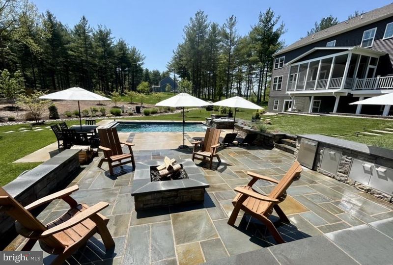 3375 Greenwood Farm Dr, Haymarket, VA 20169