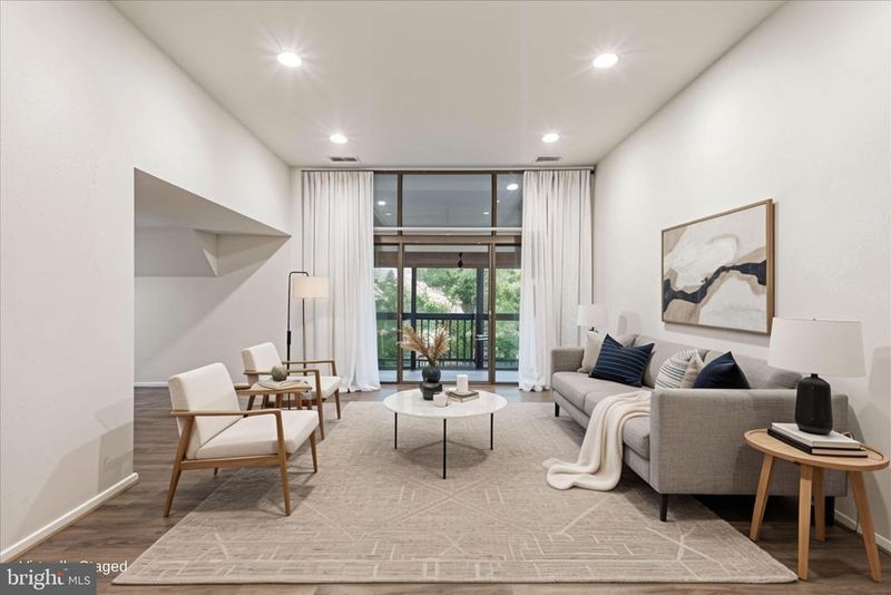1637 Parkcrest Cir #8E/300, Reston, VA 20190