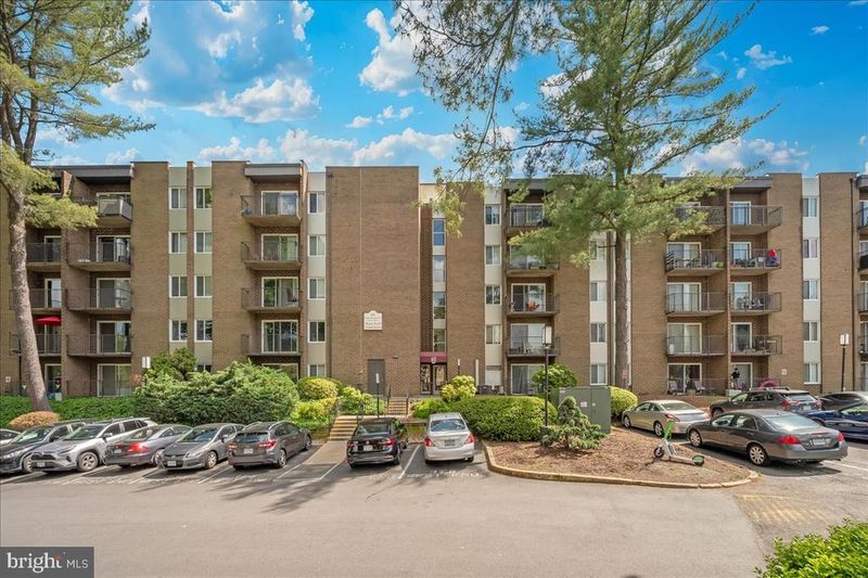 60 S Van Dorn St #511, Alexandria, VA 22304