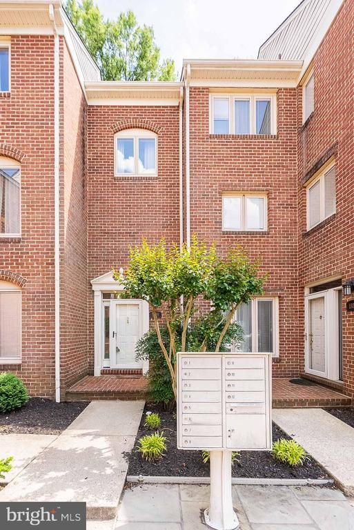 1809 N Uhle St #1, Arlington, VA 22201