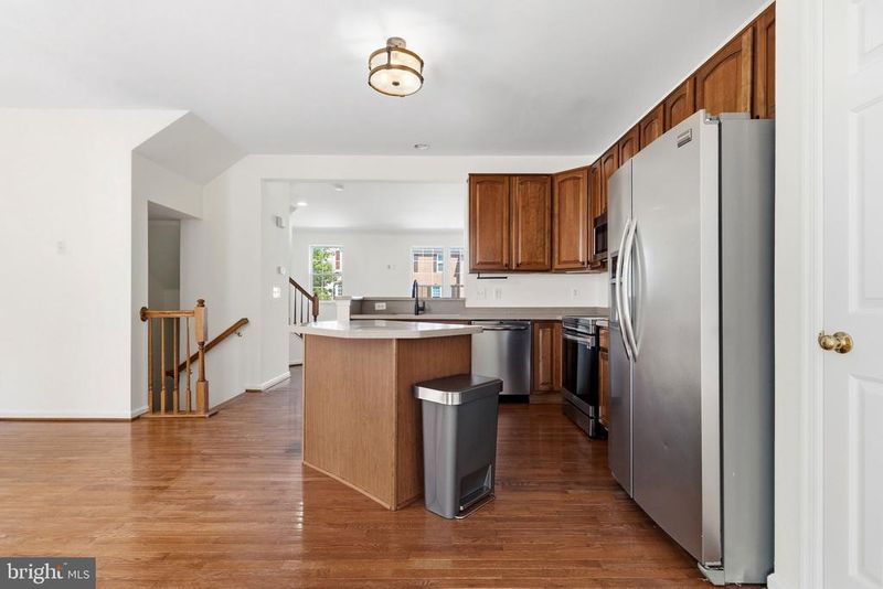 1526 Grosbeak Ct, Woodbridge, VA 22191