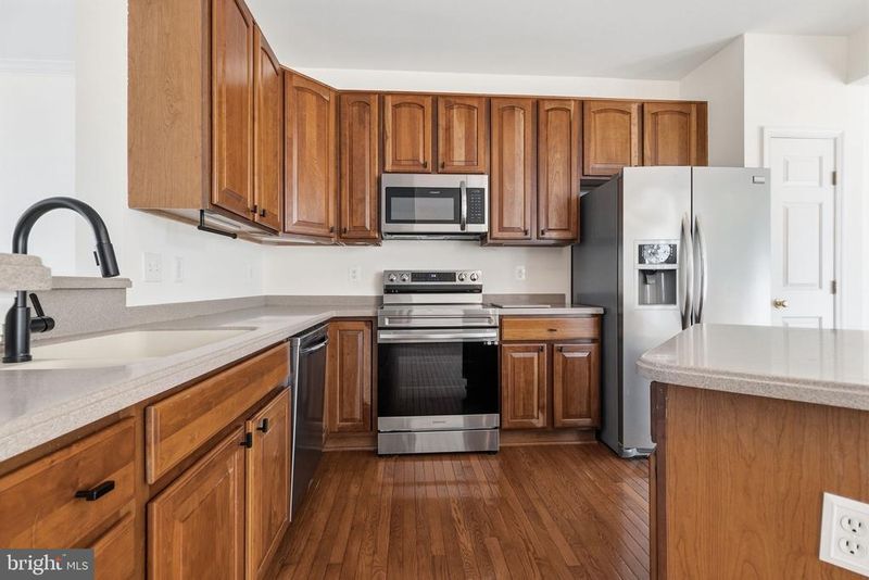 1526 Grosbeak Ct, Woodbridge, VA 22191