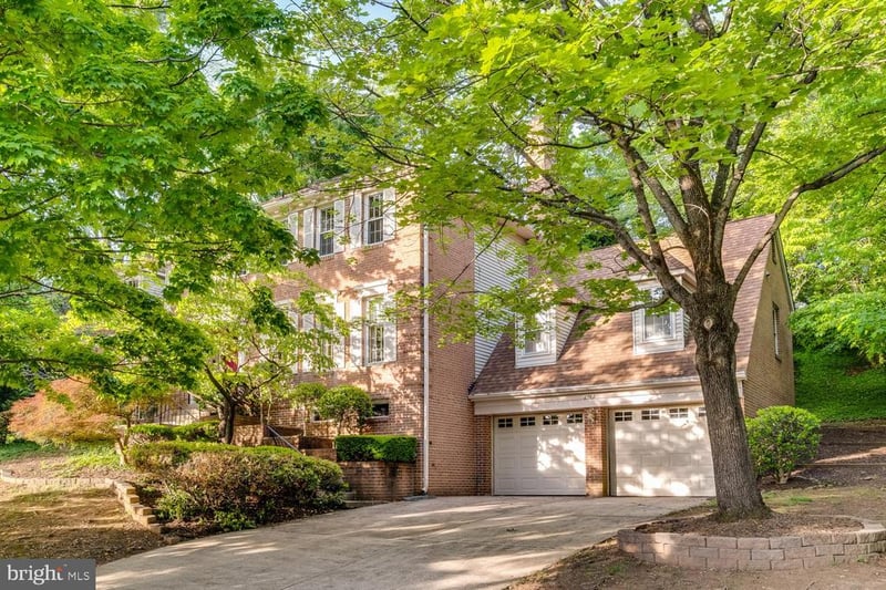 2008 Mason Hill Dr, Alexandria, VA 22307