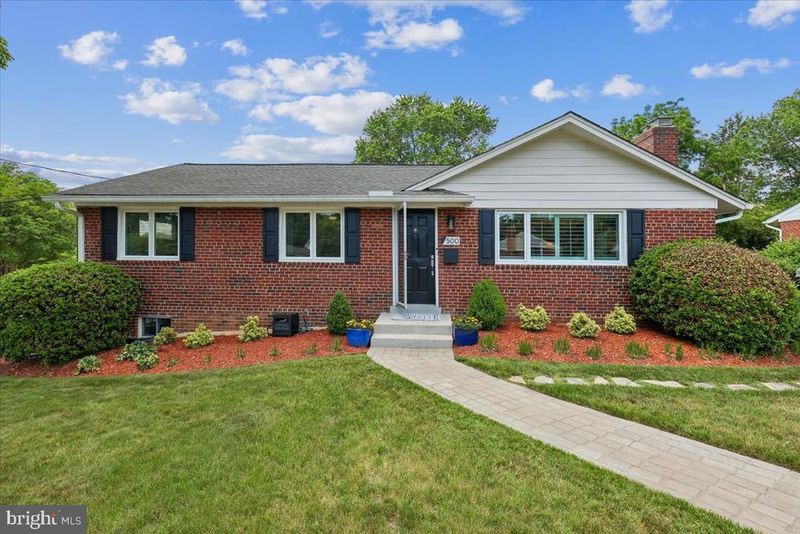 500 N Naylor St N, Alexandria, VA 22304