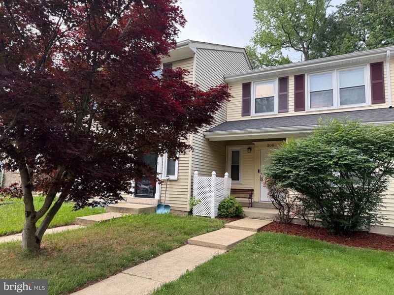 208 Westdale Dr, Waldorf, MD 20601