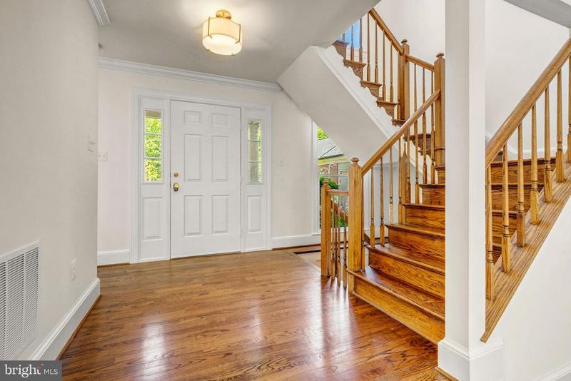 7216 Evans Mill Rd, Mclean, VA 22101
