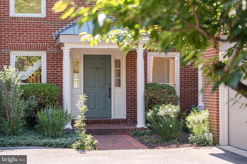 7216 Evans Mill Rd, Mclean, VA 22101