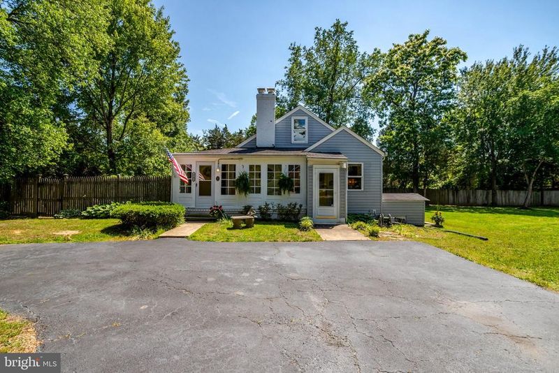 3581 Stephies Ct, Alexandria, VA 22309