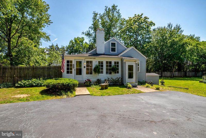 3581 Stephies Ct, Alexandria, VA 22309