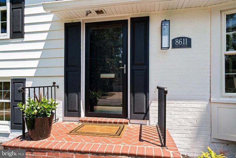 8611 Cyrus Pl, Alexandria, VA 22308