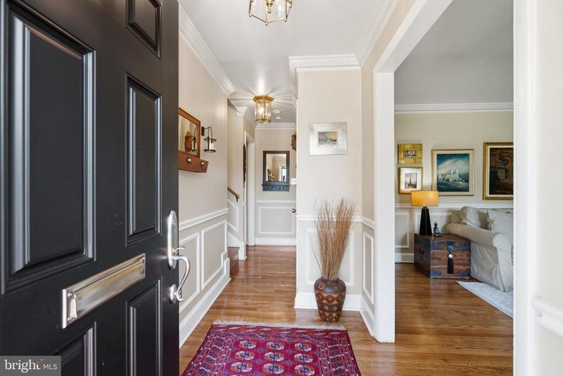 8611 Cyrus Pl, Alexandria, VA 22308