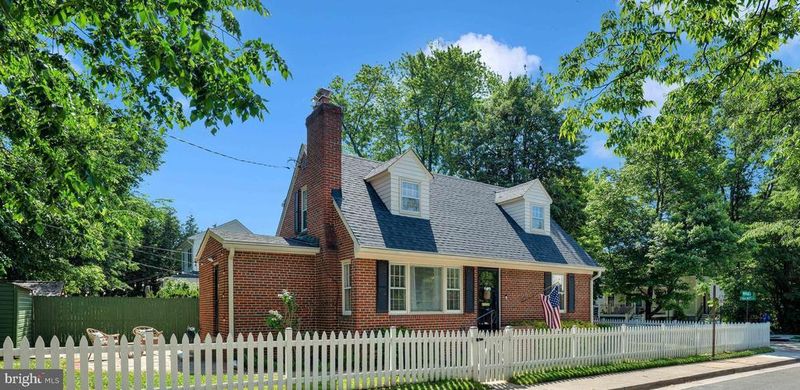 4 E Walnut St, Alexandria, VA 22301