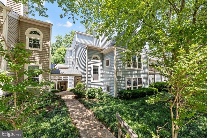 7780 Willow Point Dr #7780, Falls Church, VA 22042