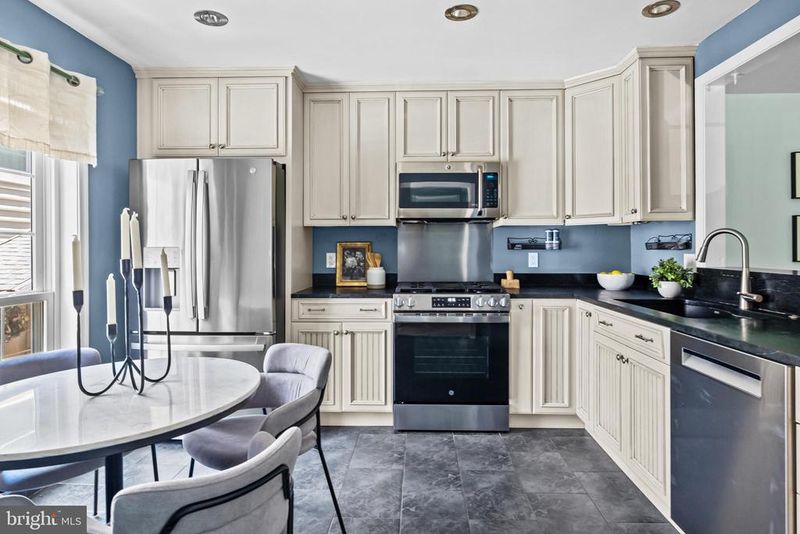 7780 Willow Point Dr #7780, Falls Church, VA 22042